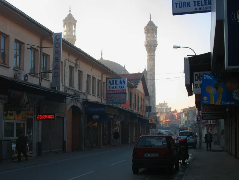 Aziziye mošee Konjas – Türgi ainulaadsed minaretid