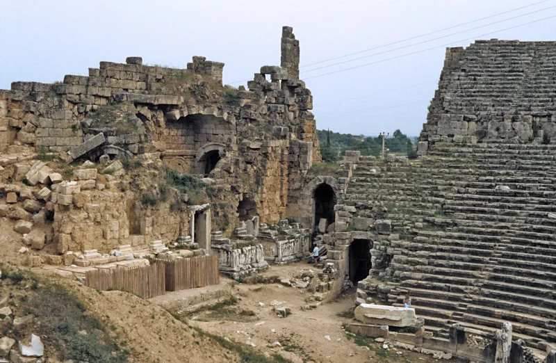 Perge: Pamphylia antiiklinn Antalyast lähedal – giid ja näpunäited