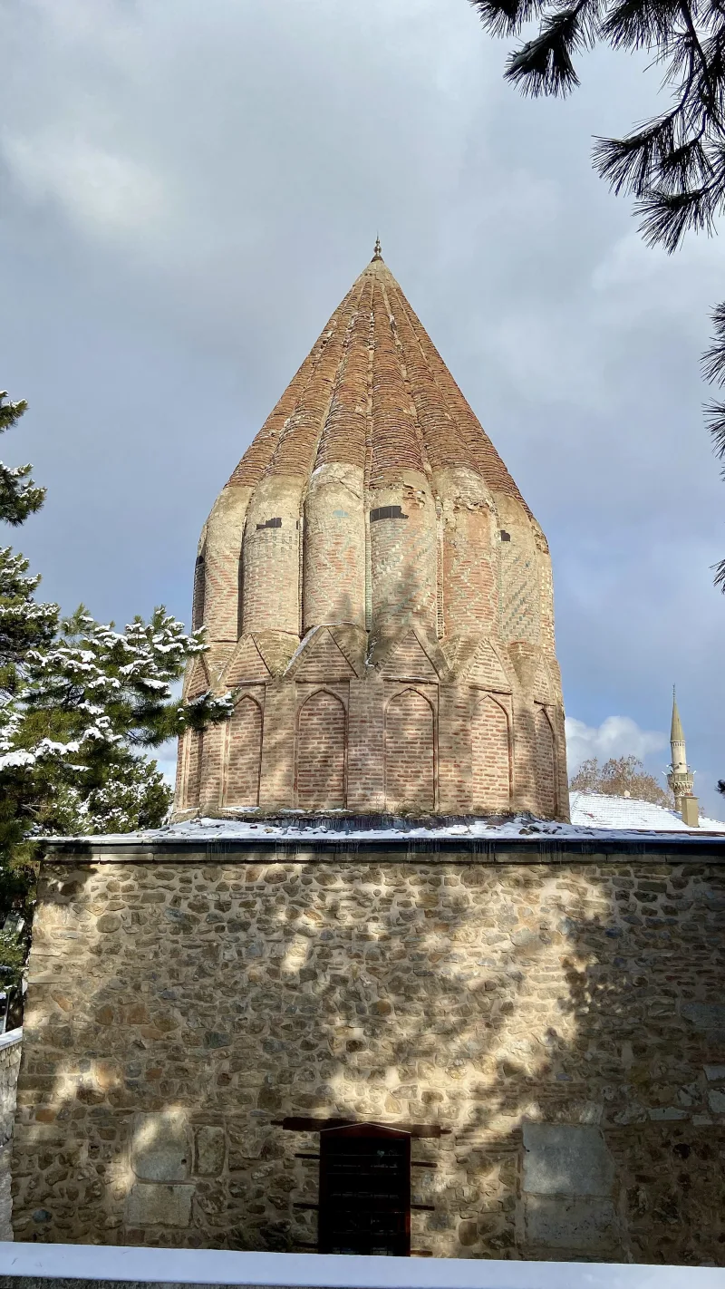 Türbe Seyyid Mahmud Hayrani в Akşehir — суфий XIII века
