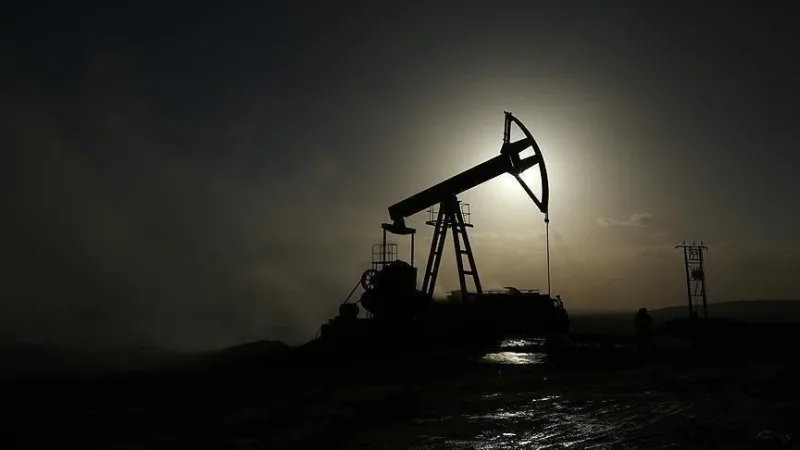 Drei Wochen nach Beginn des Krieges zwischen den USA, Israel und dem Iran halten die starken Schwankungen bei den Energiepreisen weiterhin an