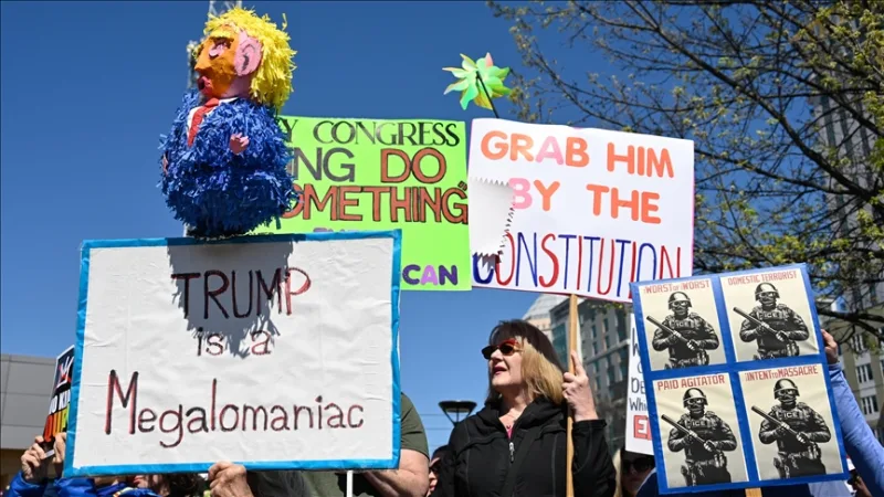 Az Egyesült Államokban „Nem a királyokra” tüntetést szerveztek a Trump-kormány ellen