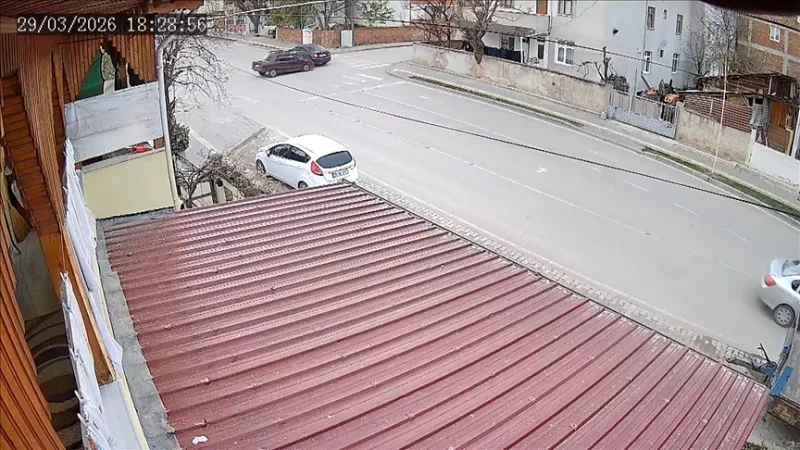 The accident in Tokat, in which two people were injured, was captured on security cameras