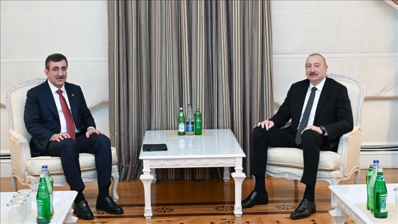 Le vice-président Yılmaz a rencontré le président azerbaïdjanais Aliyev