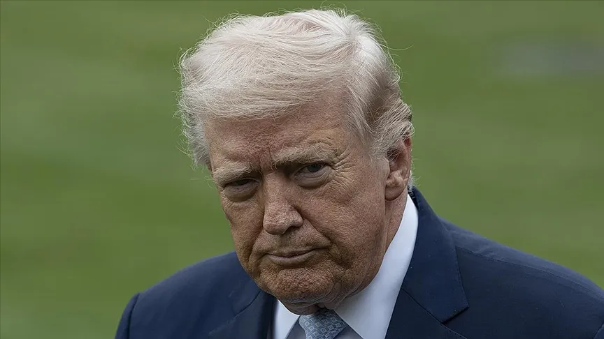 Trumpas pareiškė, kad Irano numušti kariniai lėktuvai neturės įtakos galimiems deryboms