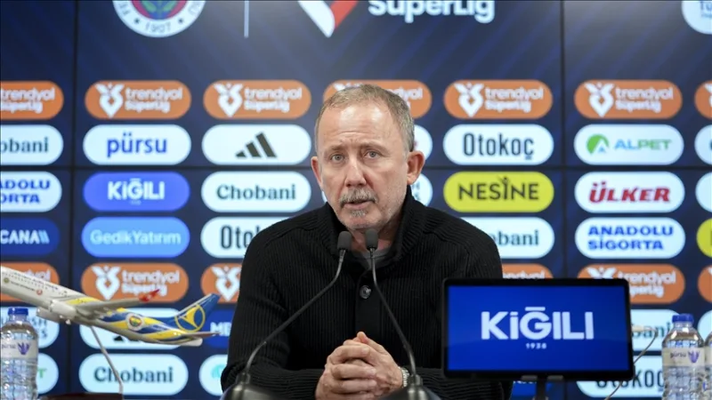 Tréner Beşiktašu Sergen Yalçın: Vyhrať zápas takýmto pokutovým kopom nebolo hodné tohto večera